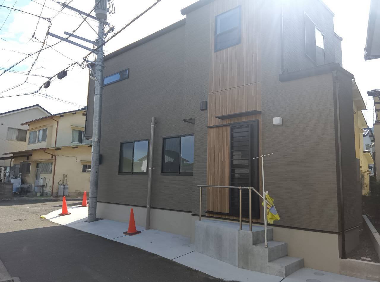 緑井7丁目新築戸建て